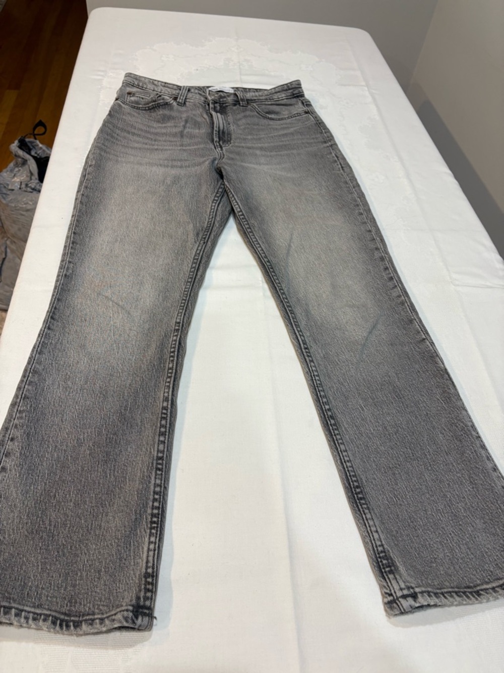 Zara women. Faded Grey Straight Jeans